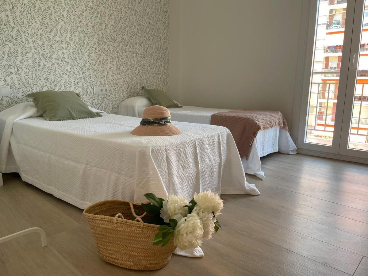 Апартаменты Piso A Estrenar Junto A La Playa Фуэнхирола Экстерьер фото